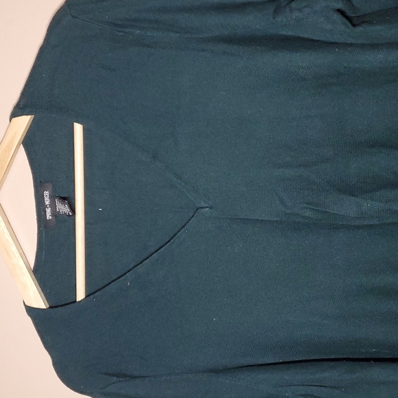 Spring + Mercer Woman Sweater - Picture 3 of 5